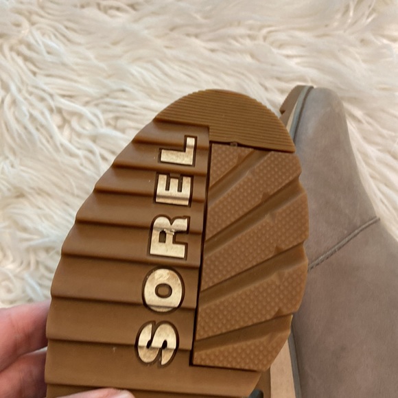 SOREL Boots size 8.5 color gray/silver excellent condition see all photos - Picture 11 of 16